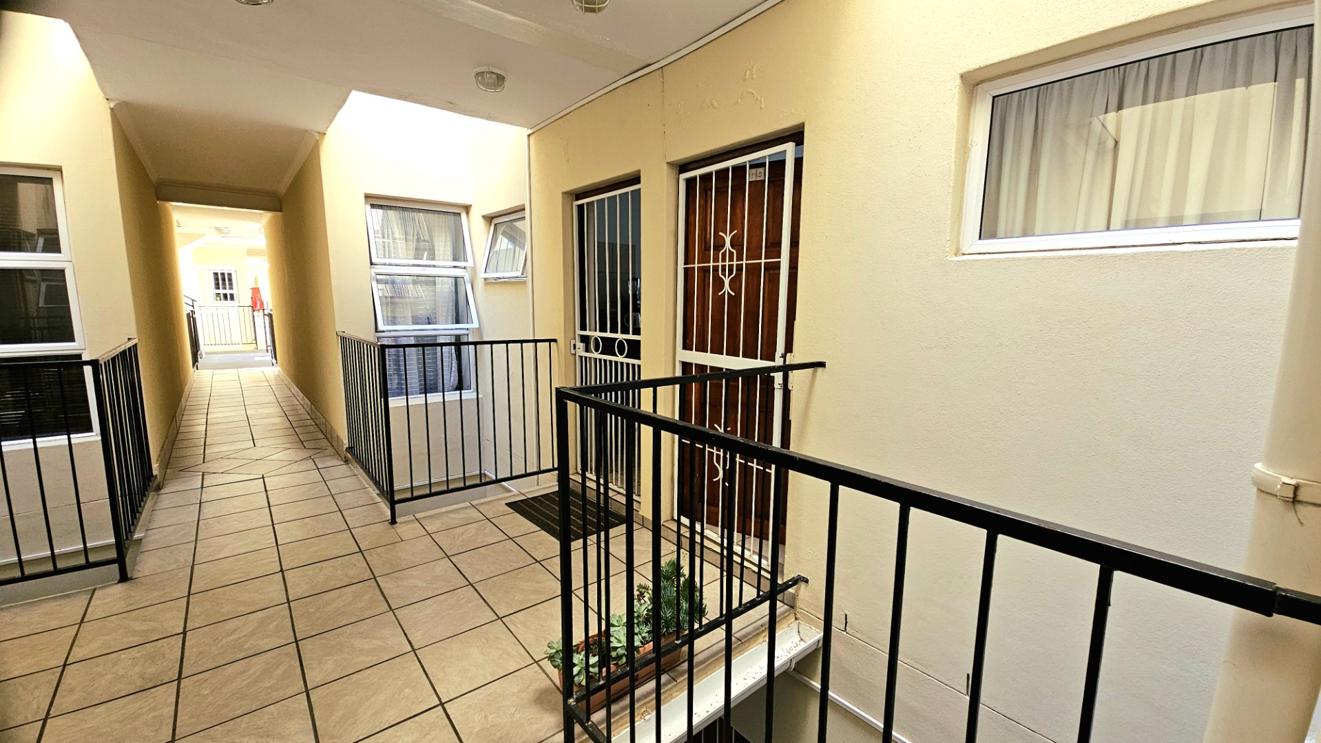 2 Bedroom Property for Sale in Gordons Bay Central Western Cape